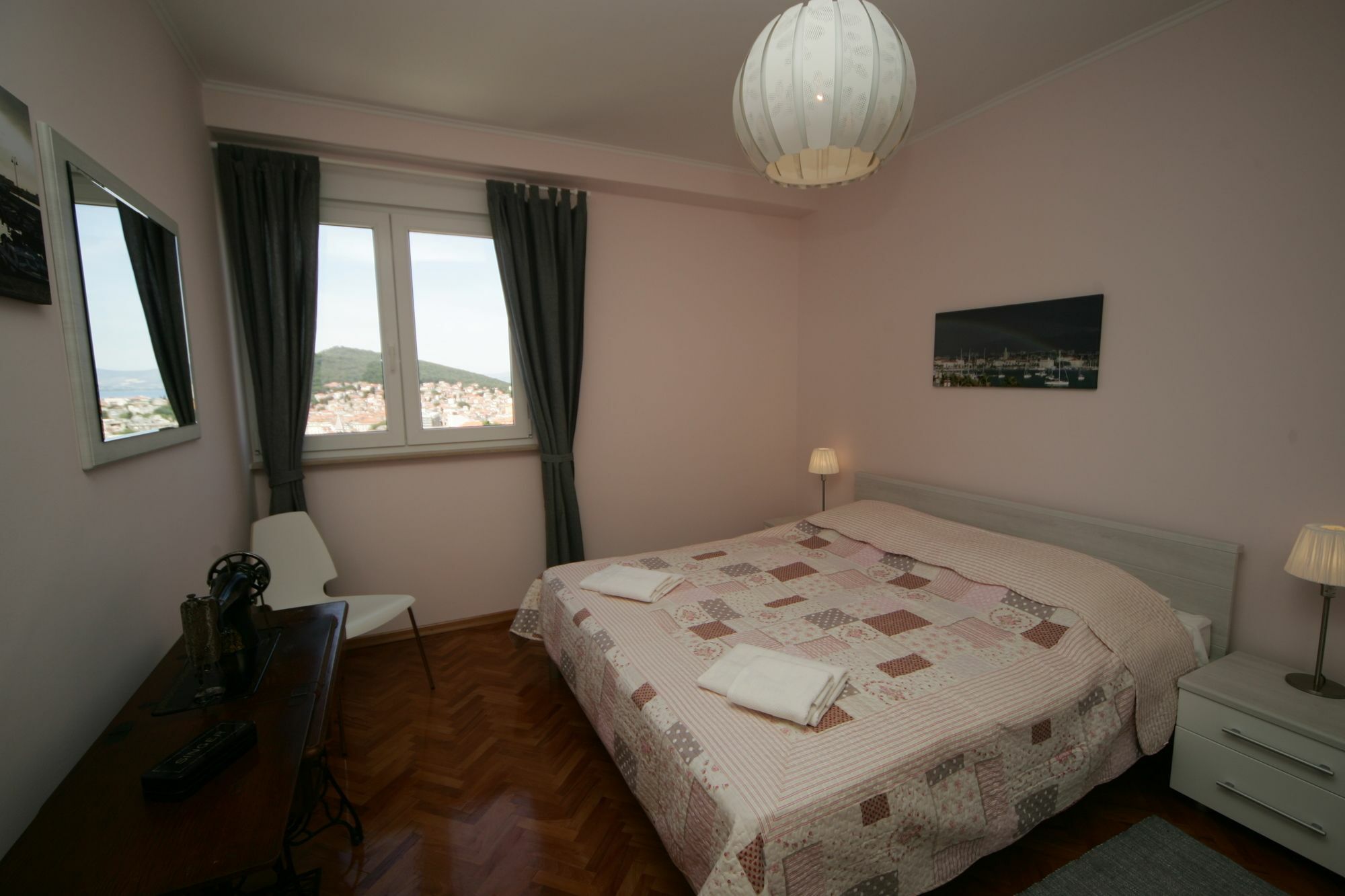 Center Apartment's 3* Split